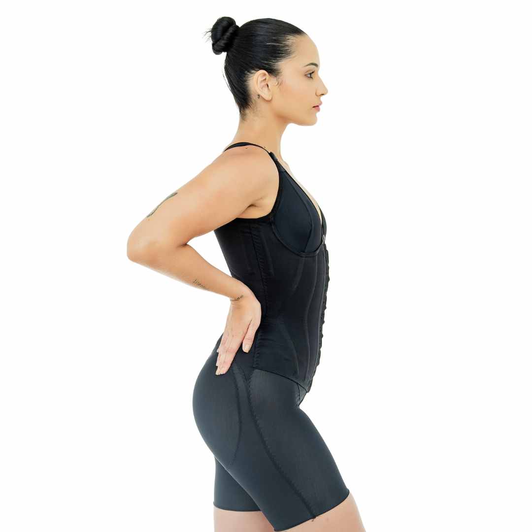 Body Modelador com Barbatanas, Shorts e Busto Pré Moldado