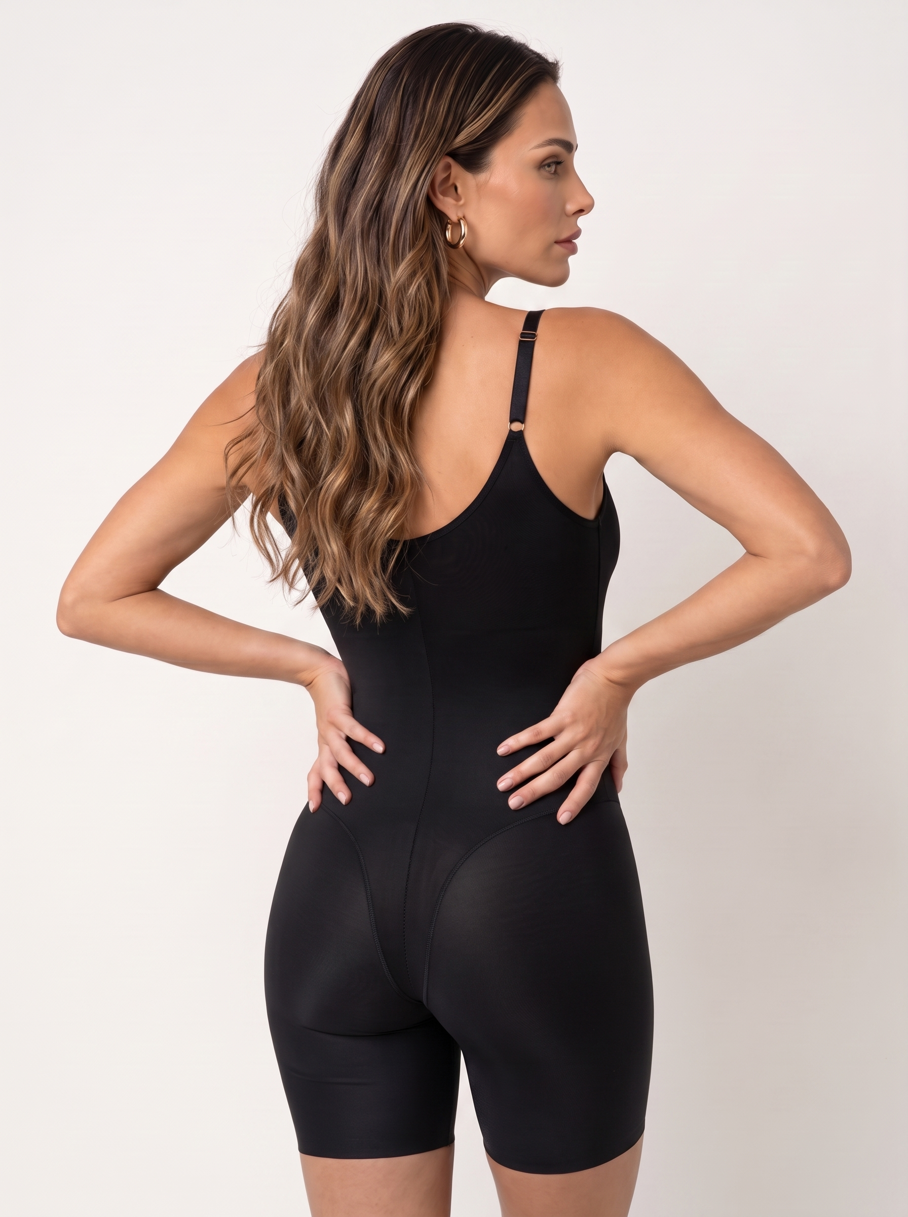 Body Modelador com Bojo e Shorts
