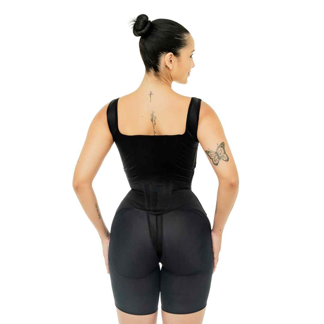 Body Barbatana com Bojo e Shorts